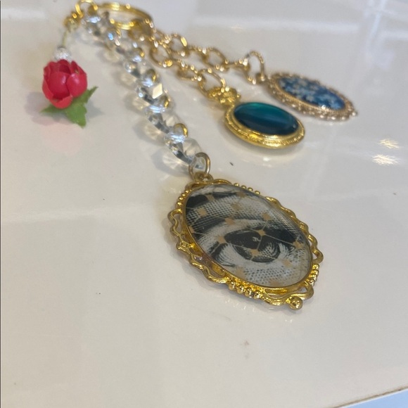 ✨Fornasetti Style Gold Bag Charm Purse Keychain Italian Art Face Motif Y2K Art - Picture 7 of 8